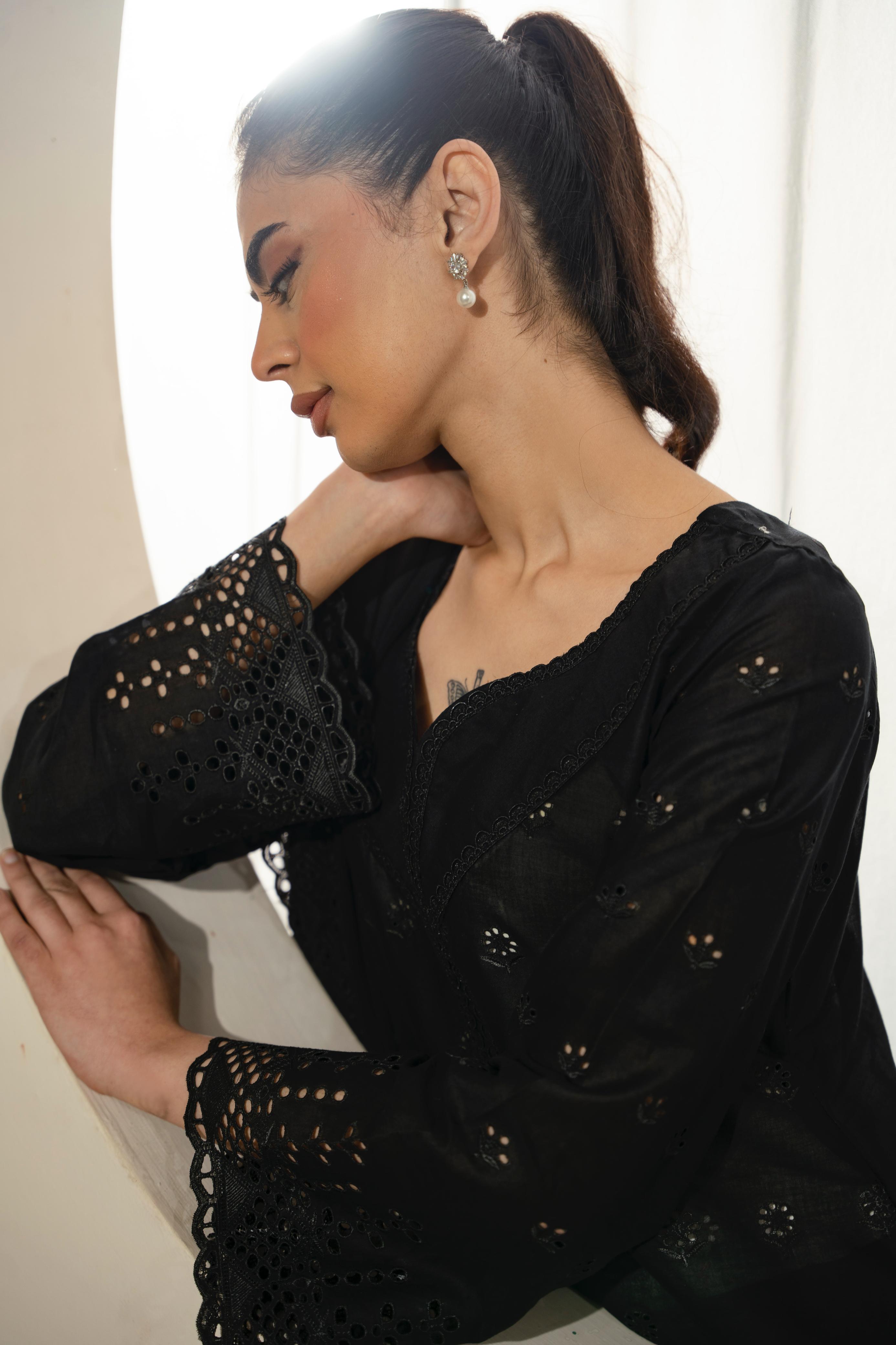 Noir Essence 3PC Stitched