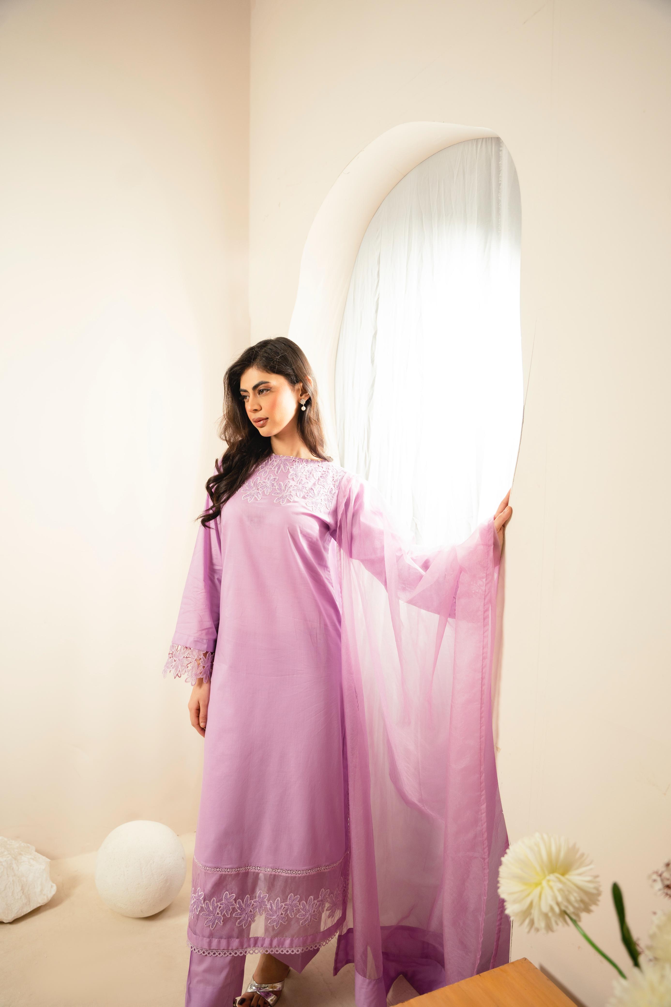 Lilac Huesr 3PC Stitched